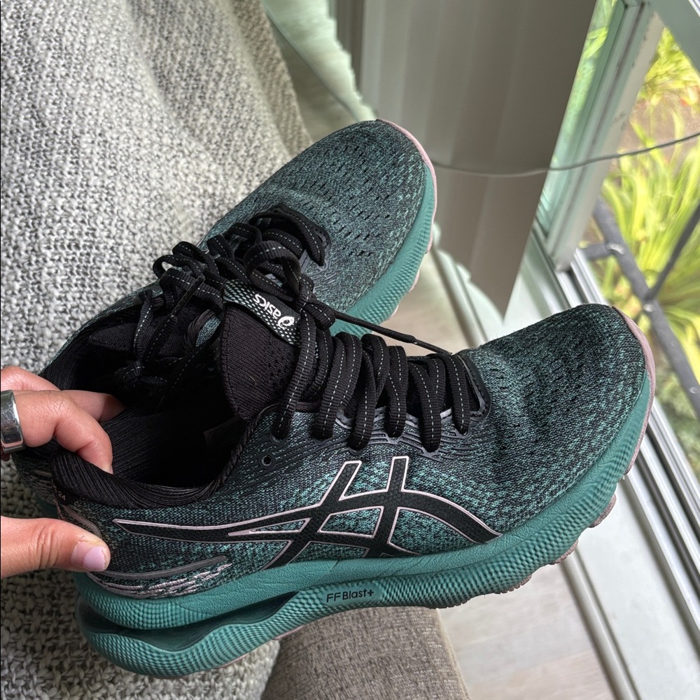Asics Gel Nimbus 24 Green and Black Women's Sneakers